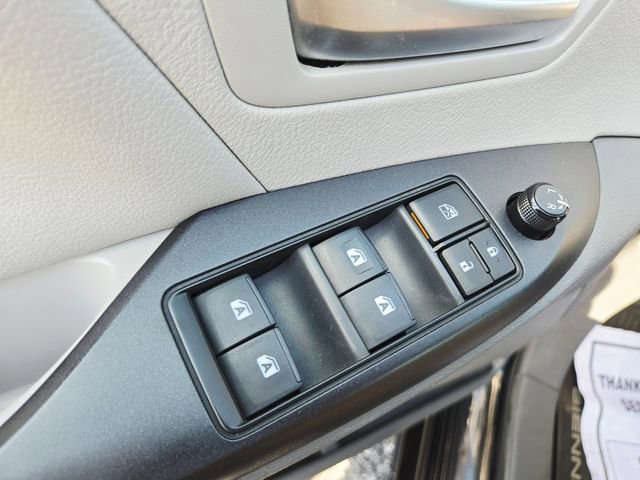 Used 2019 Toyota Sienna LE w/ LE Preferred Package FWD image 34