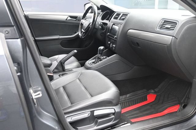 Used 2018 Volkswagen Jetta SE FWD image 25