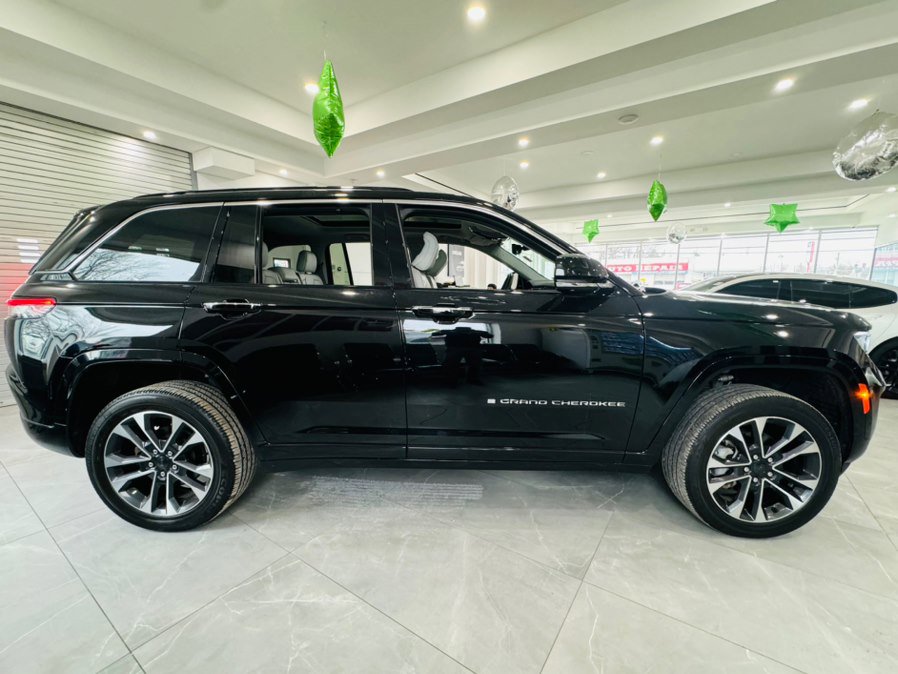 Used 2022 Jeep Grand Cherokee Overland w/ Adv Protech Group III image 10