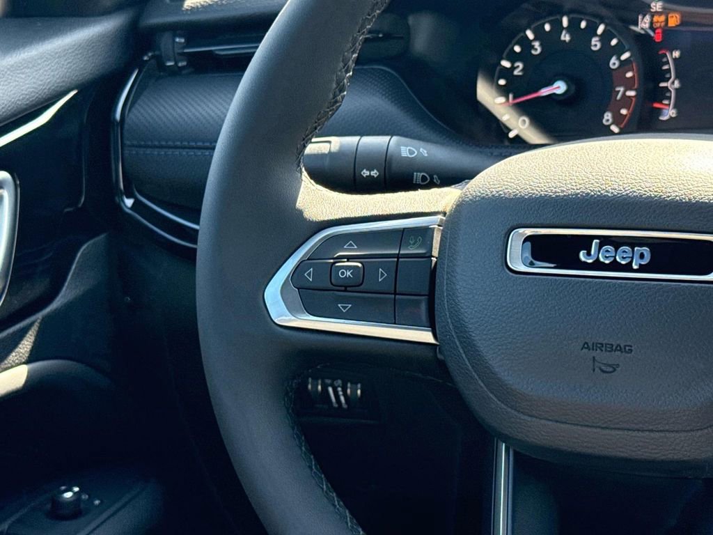 New 2026 Jeep Compass Latitude image 16