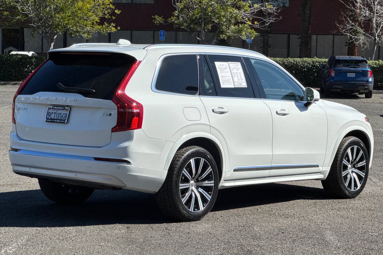 Used 2022 Volvo XC90 T6 Inscription image 3