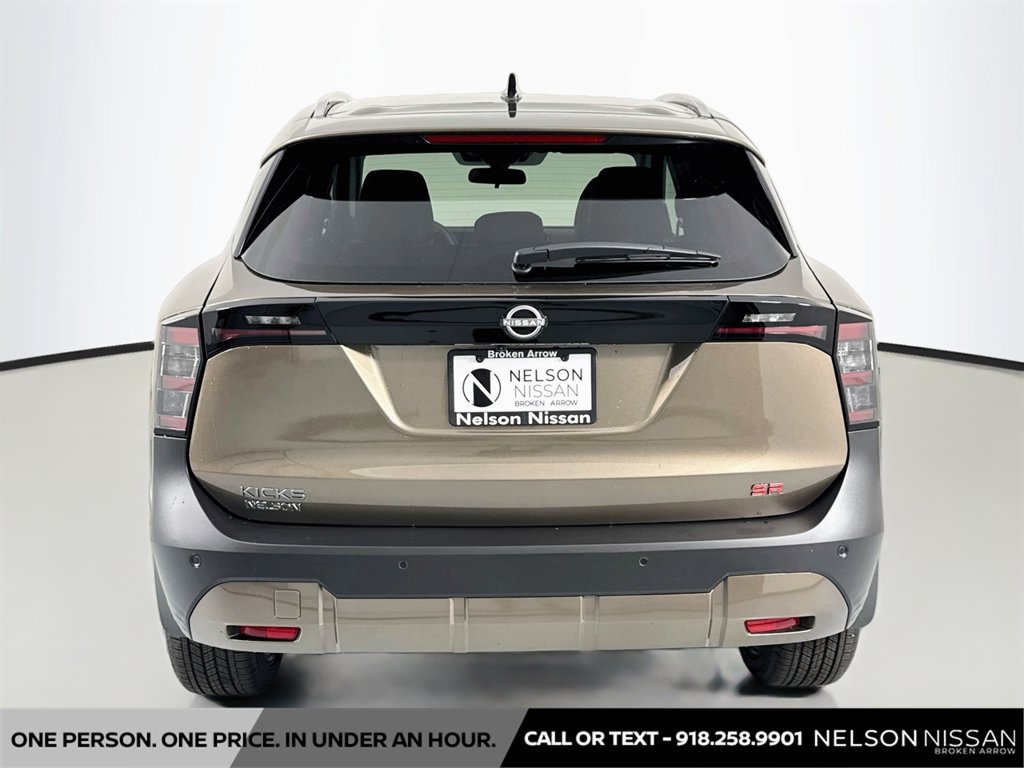 New 2026 Nissan Kicks SR FWD image 6