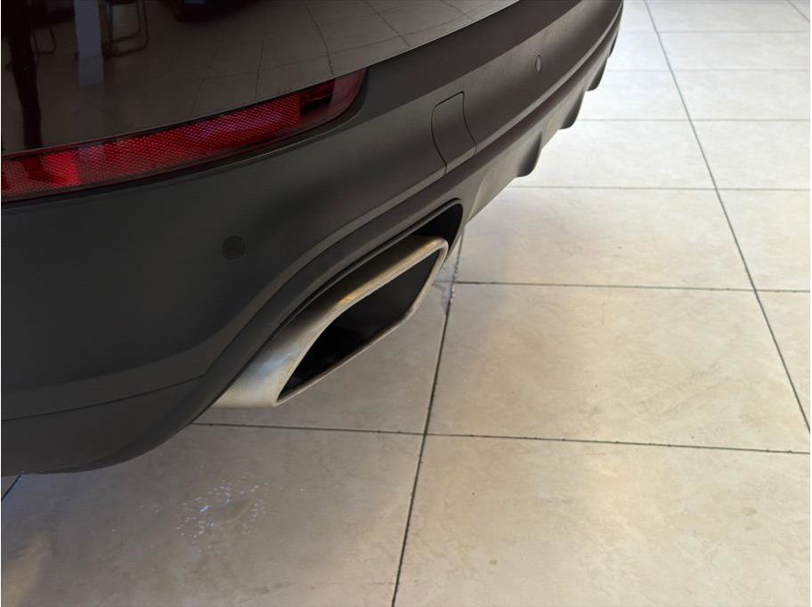 Used 2022 Porsche Cayenne Platinum Edition image 38