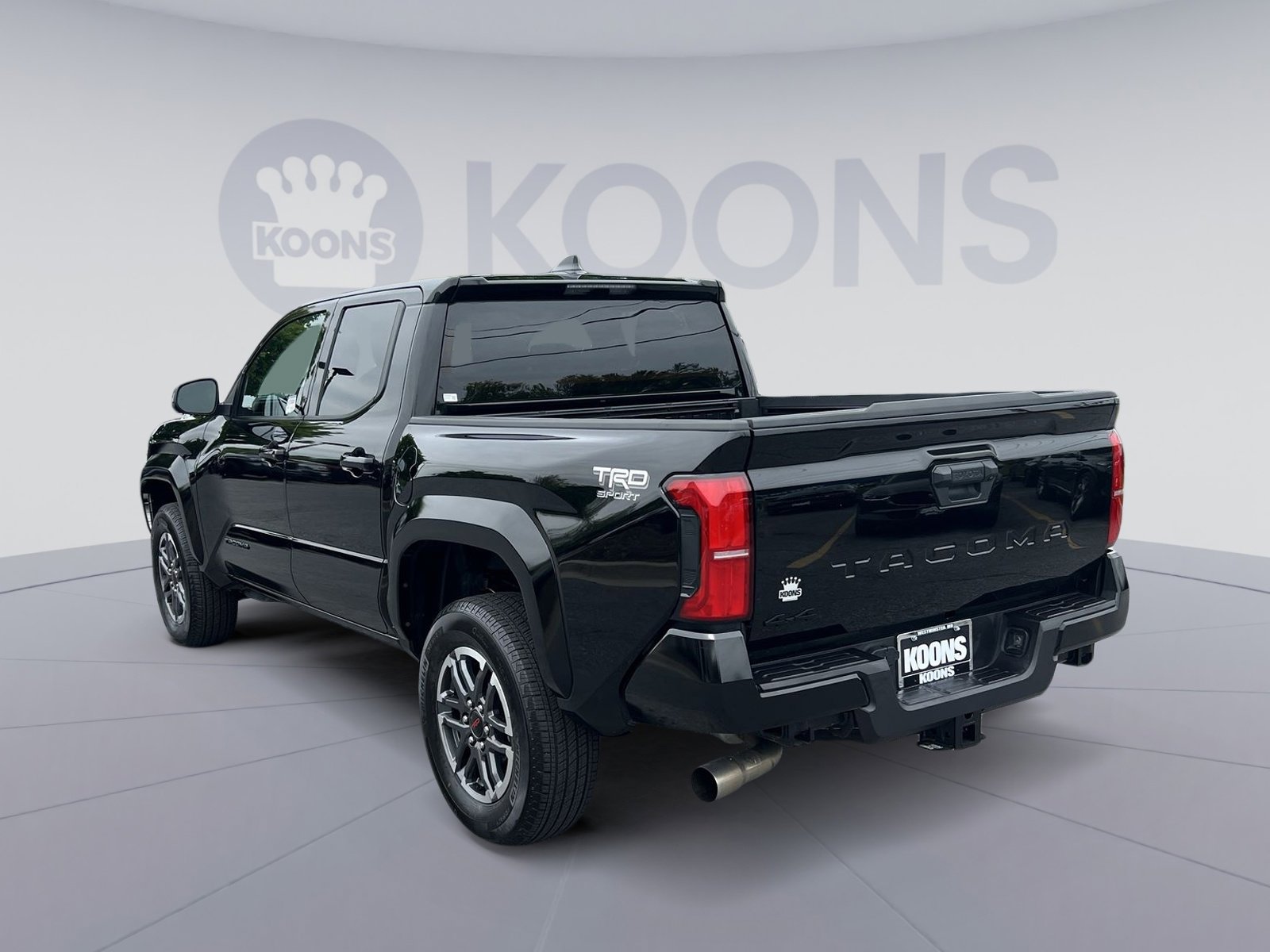 Used 2025 Toyota Tacoma TRD Sport AWD/4WD image 4