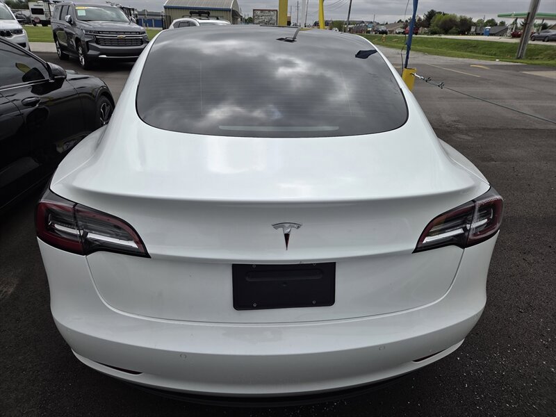 Used 2021 Tesla Model 3 Standard Range Plus RWD image 4