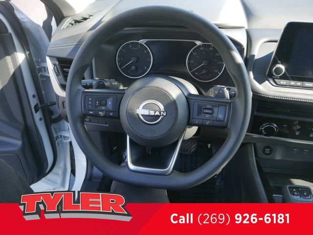 Used 2024 Nissan Rogue S FWD image 27