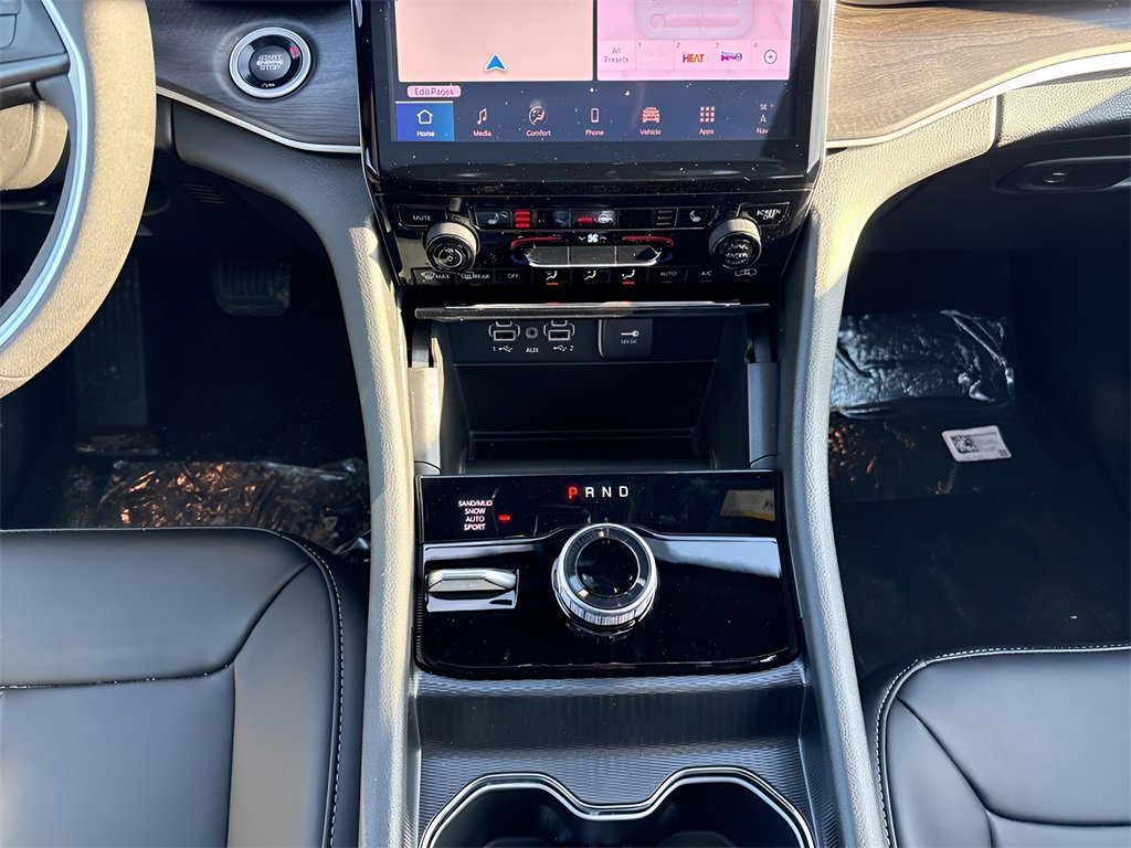 New 2025 Jeep Grand Cherokee Limited image 17