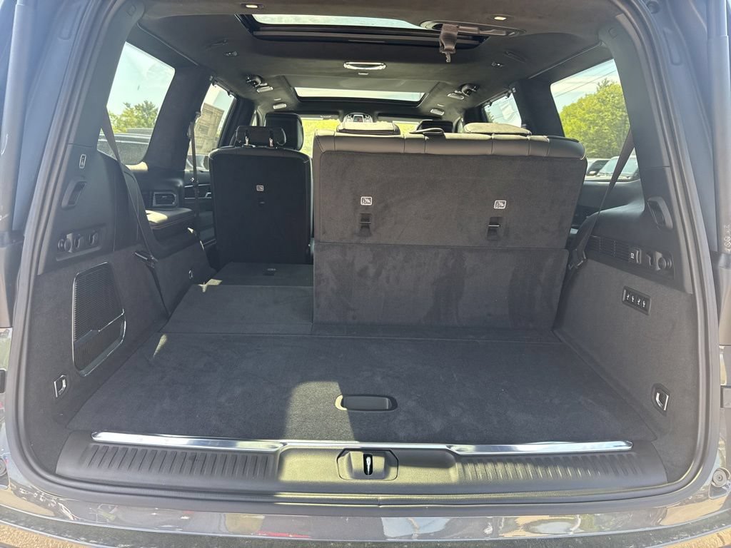 New 2026 Jeep Grand Wagoneer Summit AWD/4WD image 30