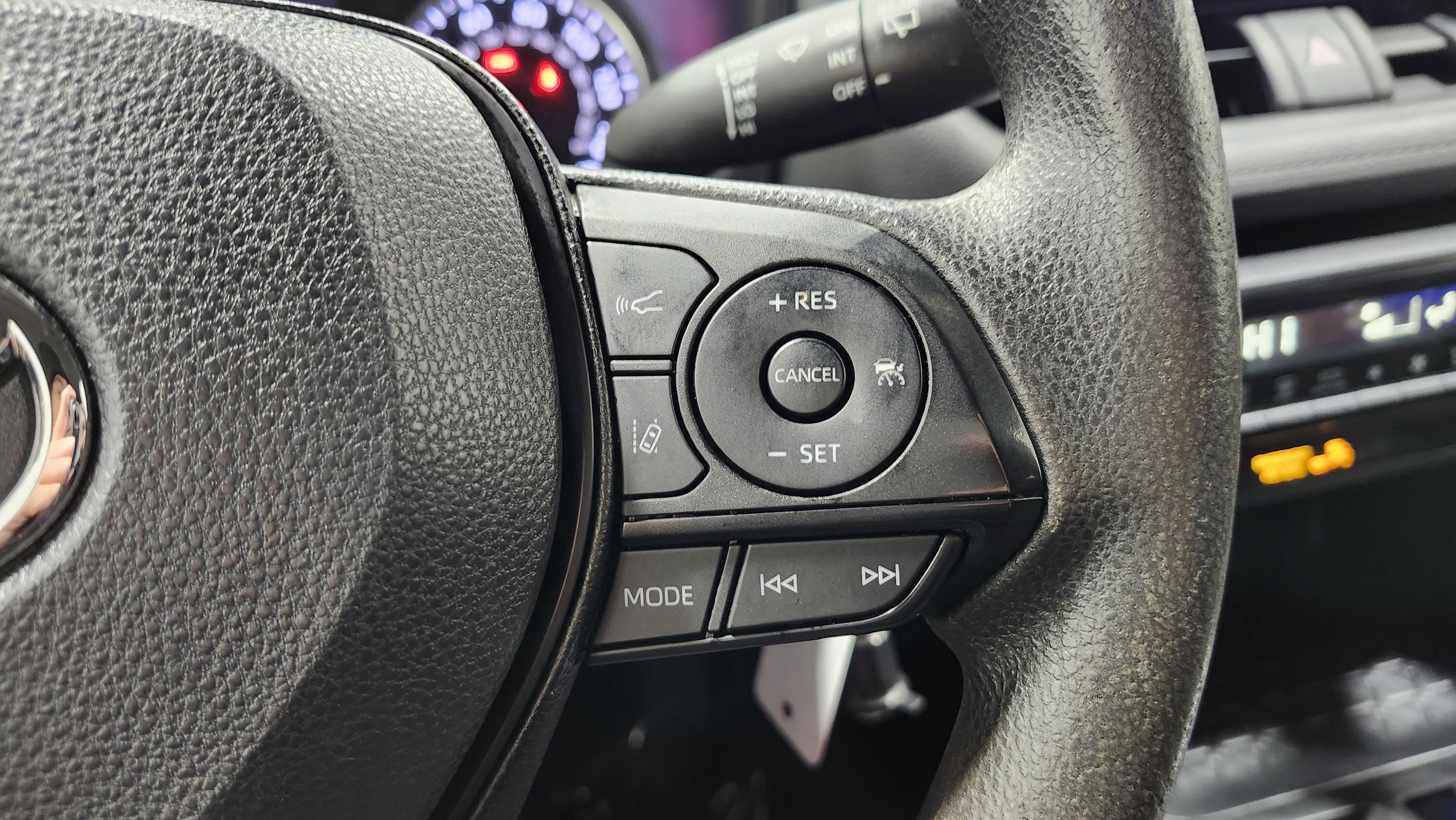 Used 2022 Toyota RAV4 LE image 31