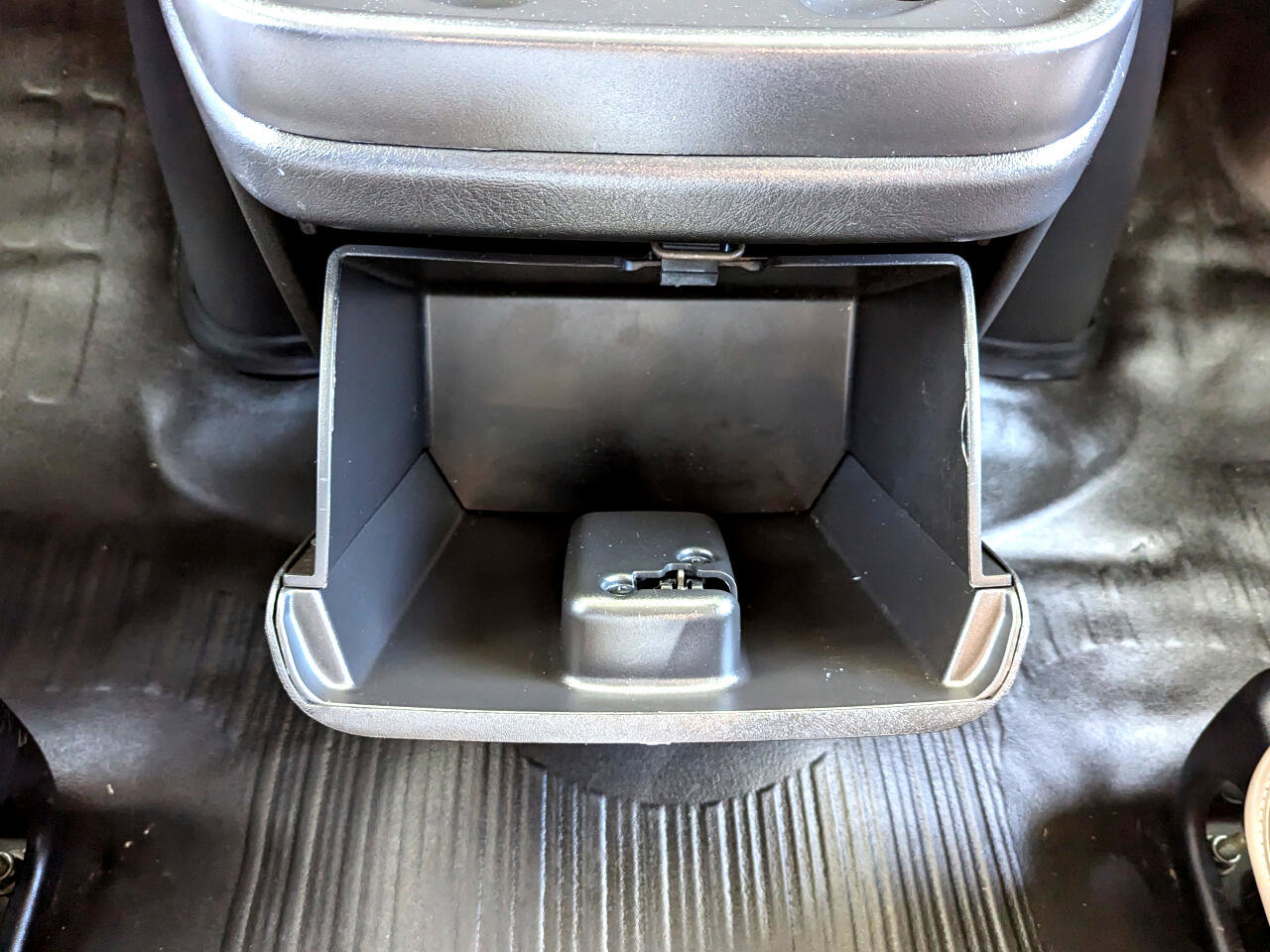 Used 2019 Chevrolet Express 4500 w/ RV Package RWD image 32