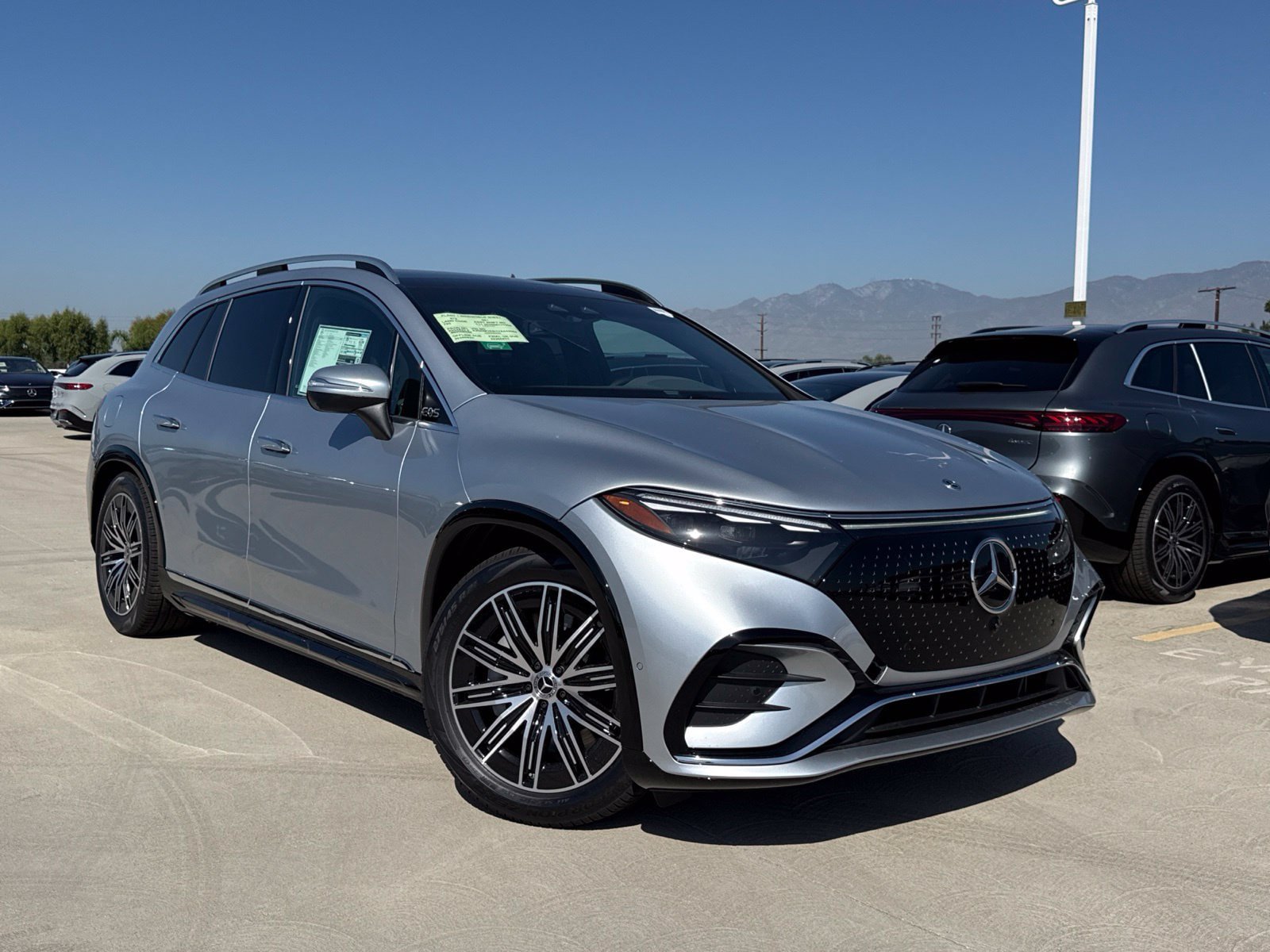 New 2027 Mercedes-Benz EQS 400 4MATIC SUV image 2