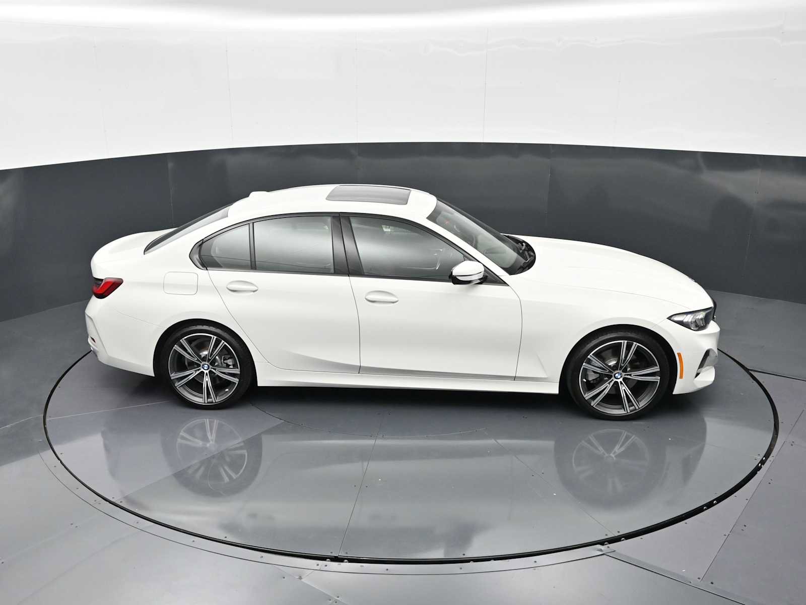 Used 2023 BMW 330i Sedan w/ Premium Package RWD image 20