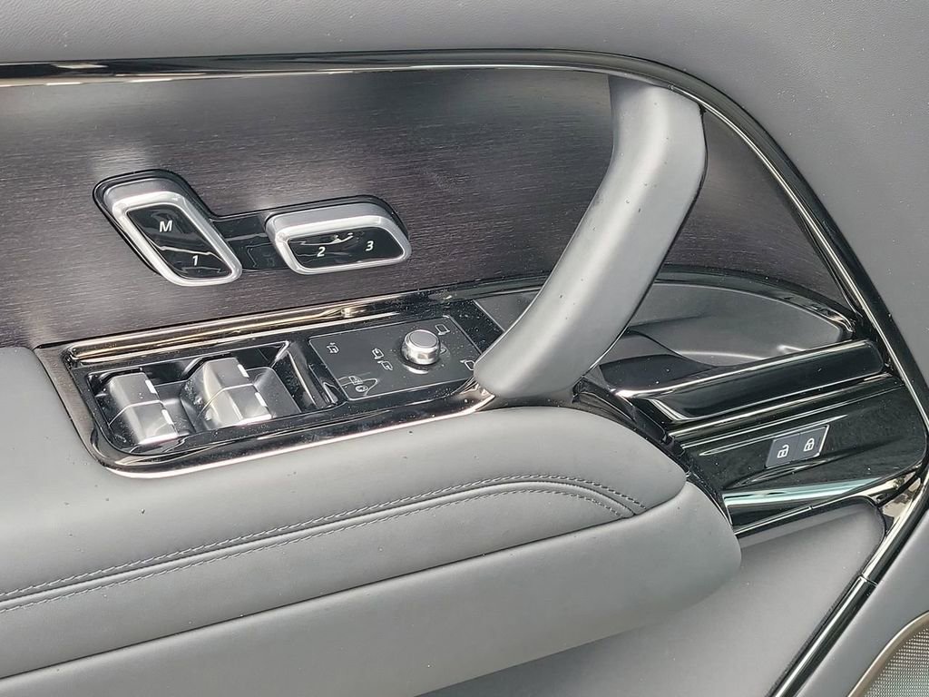 New 2026 Land Rover Range Rover Long Wheel Base SV image 24