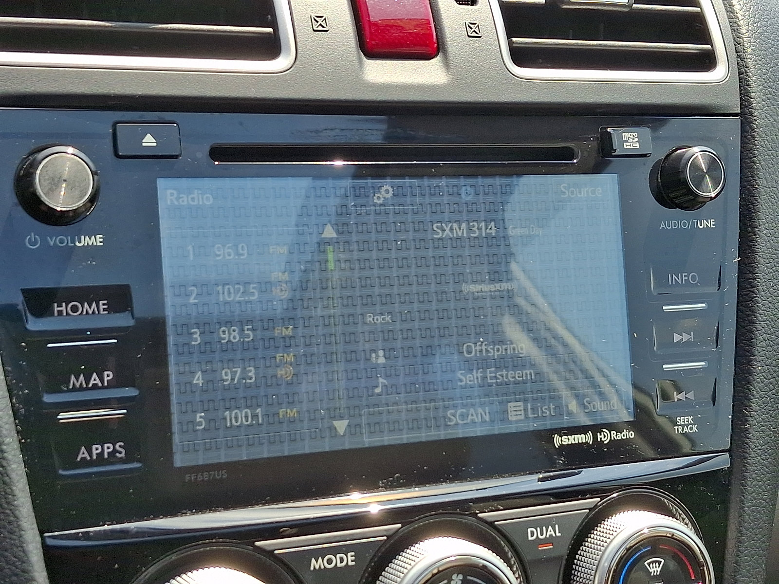 Used 2016 Subaru Forester 2.5i Touring w/ Eyesight & Navigation System AWD/4WD image 18