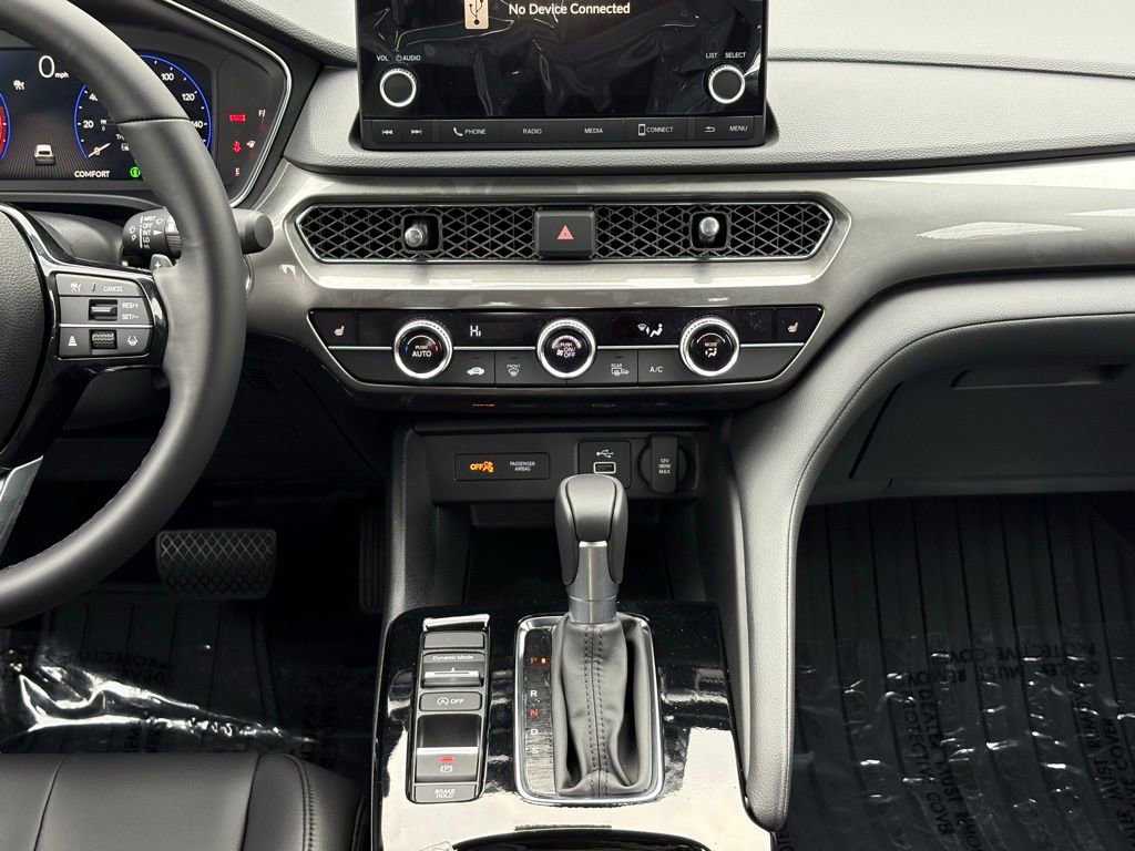 New 2025 Acura Integra FWD image 17