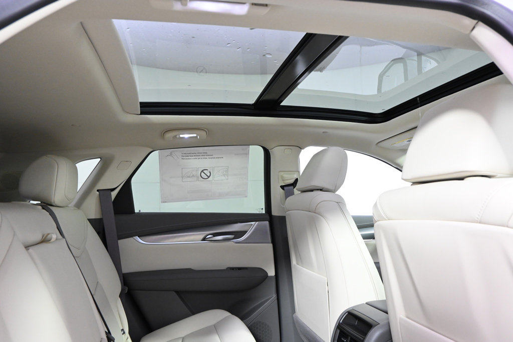 New 2026 Cadillac XT5 Premium Luxury w/ LPO, Floor Liner Package AWD/4WD image 17