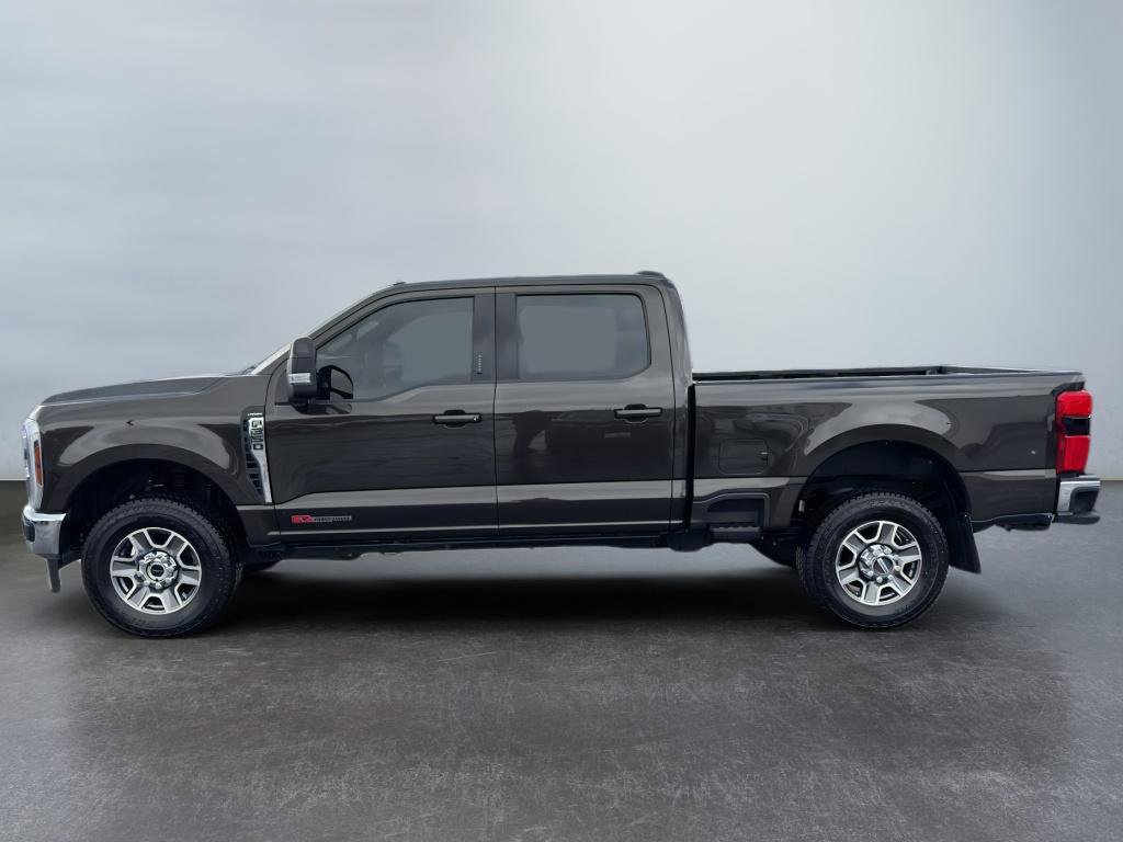 Used 2024 Ford F350 Lariat AWD/4WD image 2