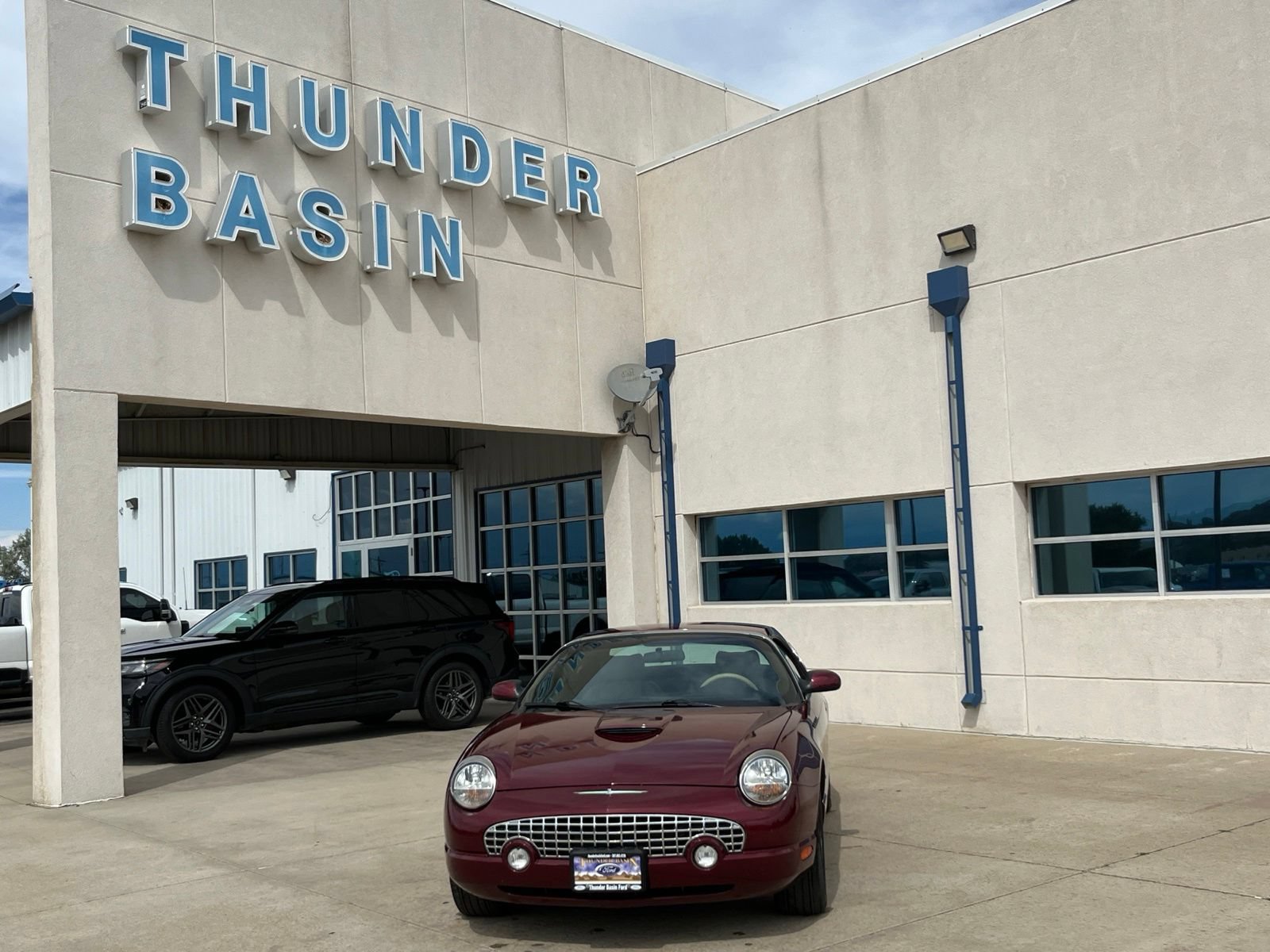 Used 2004 Ford Thunderbird RWD image 1
