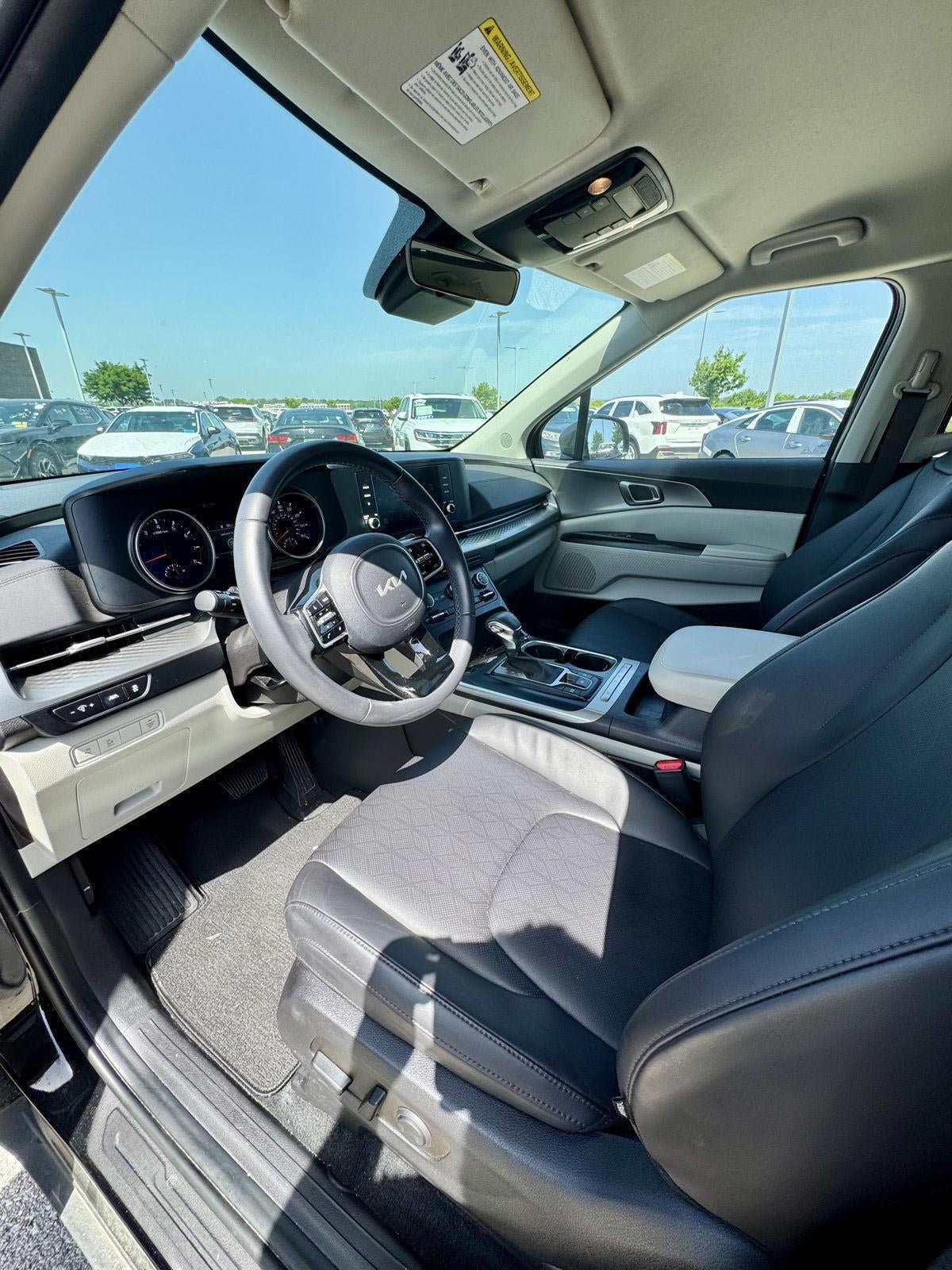 Certified 2024 Kia Carnival LX FWD image 20