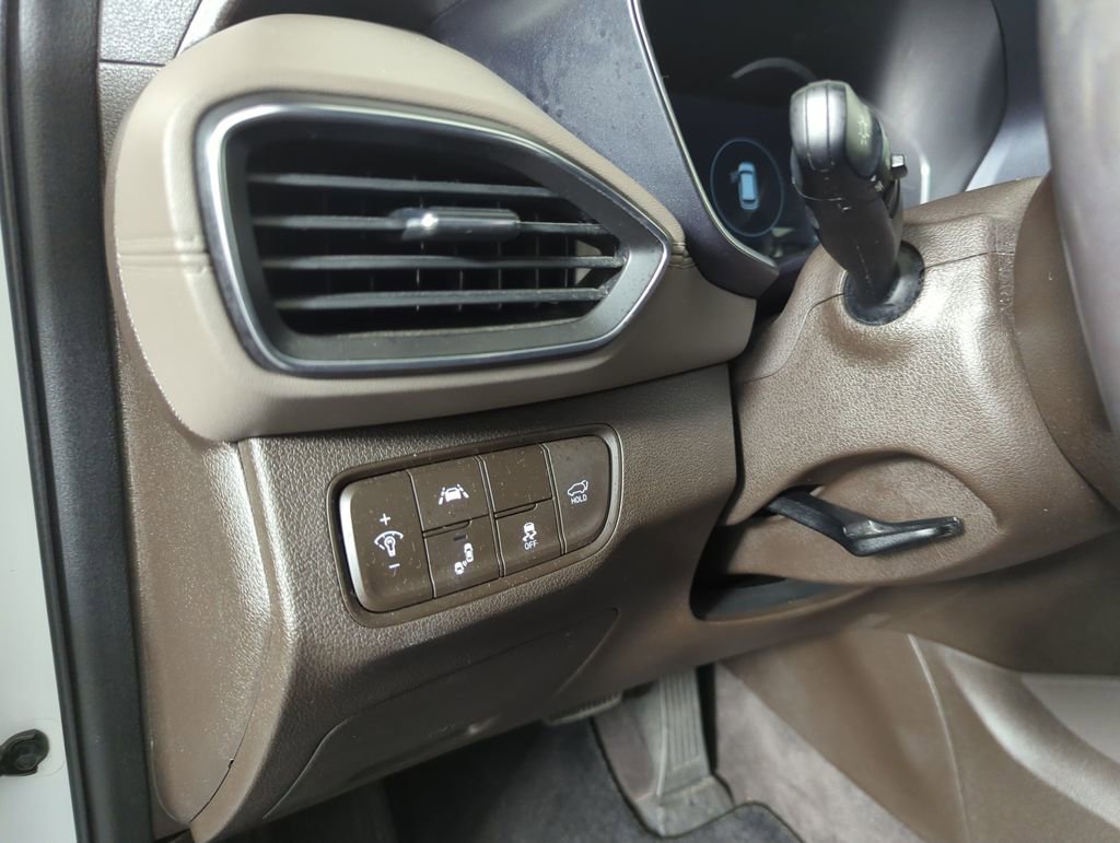 Used 2020 Hyundai Santa Fe SEL w/ Convenience Package FWD image 26