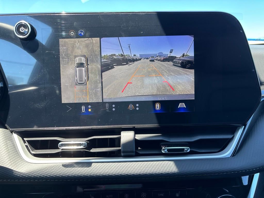 New 2026 Chevrolet Equinox LT w/ Convenience Package II FWD image 16