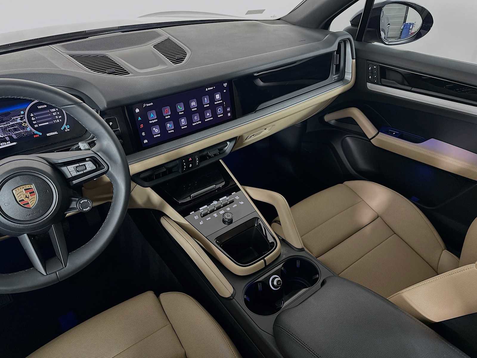 Certified 2025 Porsche Cayenne image 24