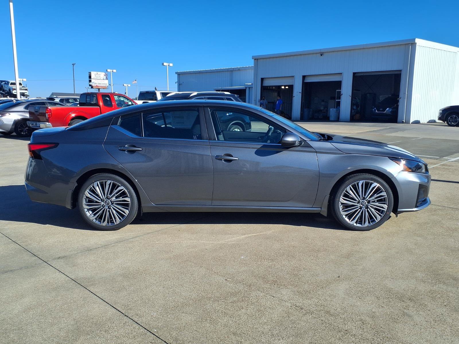 New 2026 Nissan Altima 2.5 SV w/ SV Premium Package FWD image 7
