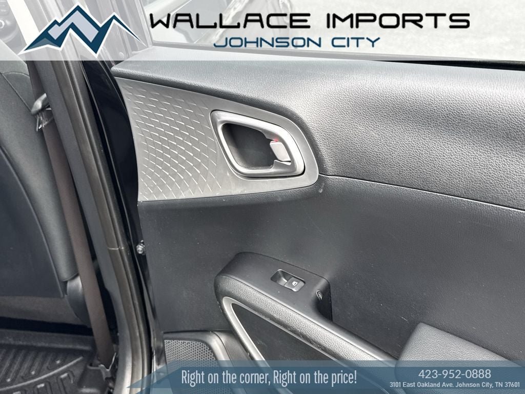 Used 2024 Kia Soul LX w/ Option Group 015 FWD image 38
