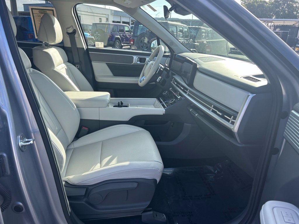 Used 2026 Hyundai Santa Fe SEL FWD image 24