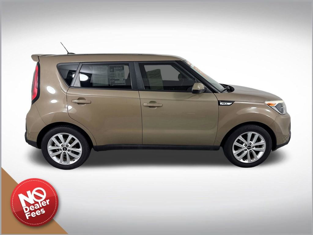 Used 2015 Kia Soul FWD image 2