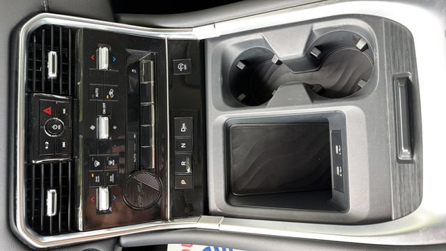 Used 2025 Nissan Armada SV AWD/4WD image 14