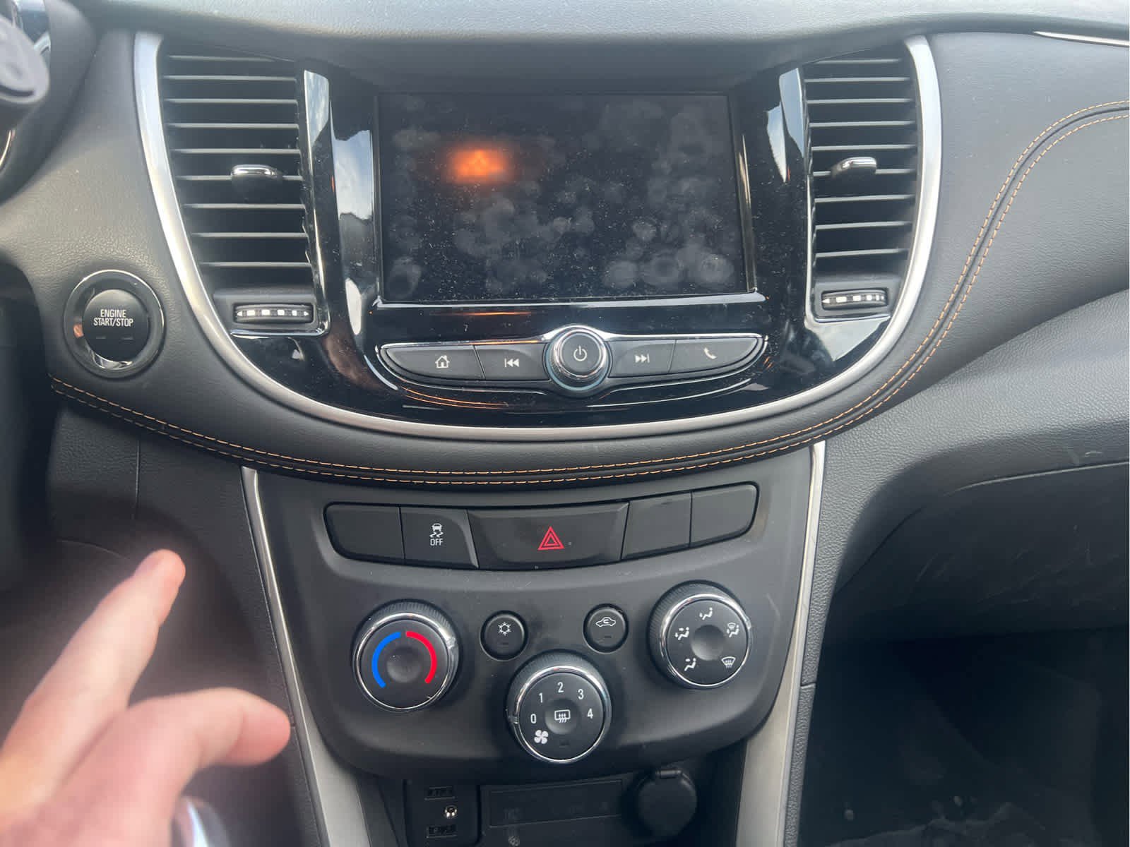 Used 2019 Chevrolet Trax LT w/ LT Convenience Package image 7