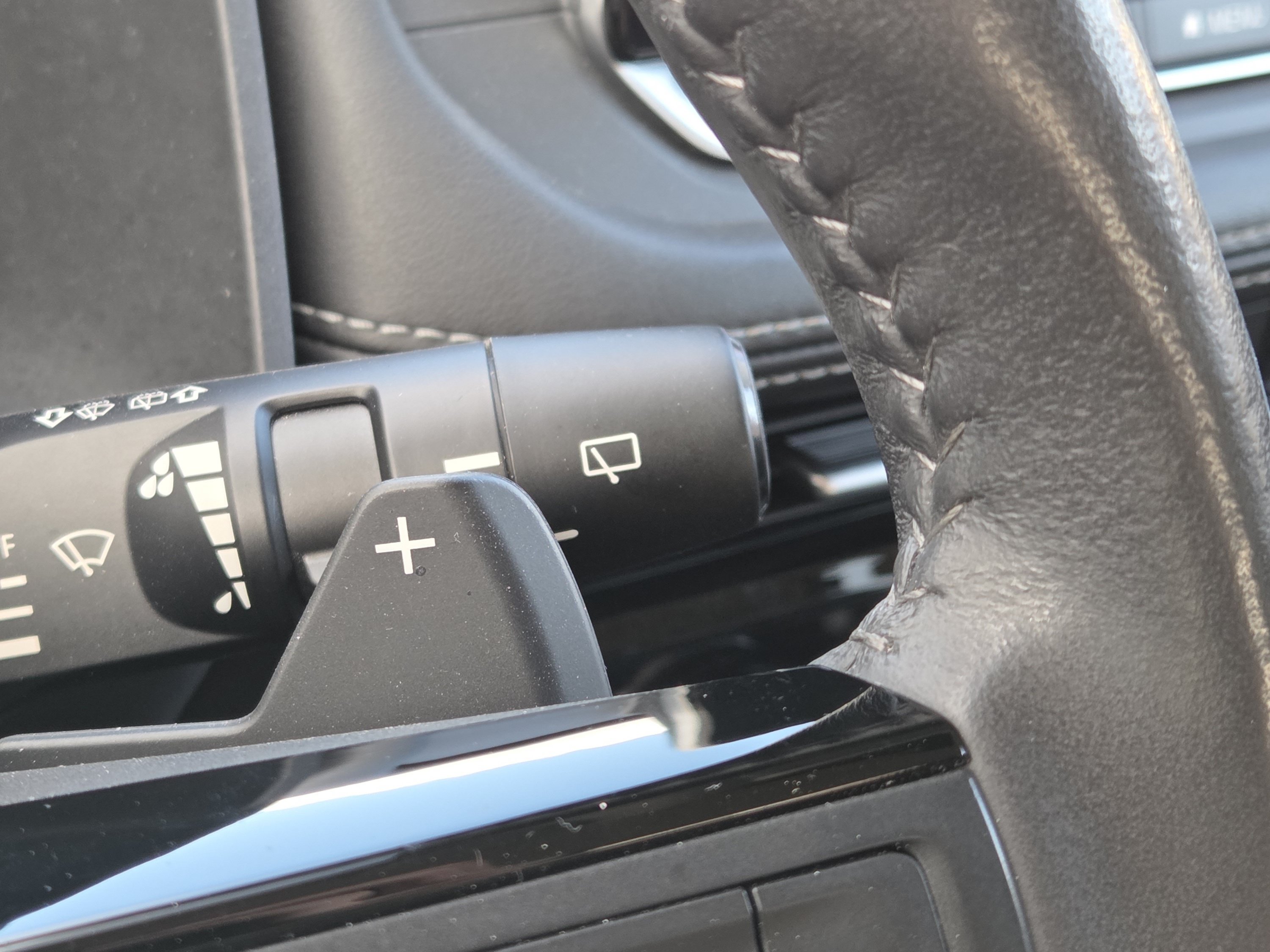 Used 2023 Nissan Rogue SV w/ SV Premium Package AWD/4WD image 16