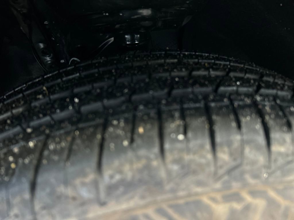 Used 2025 Toyota Sienna Platinum image 30