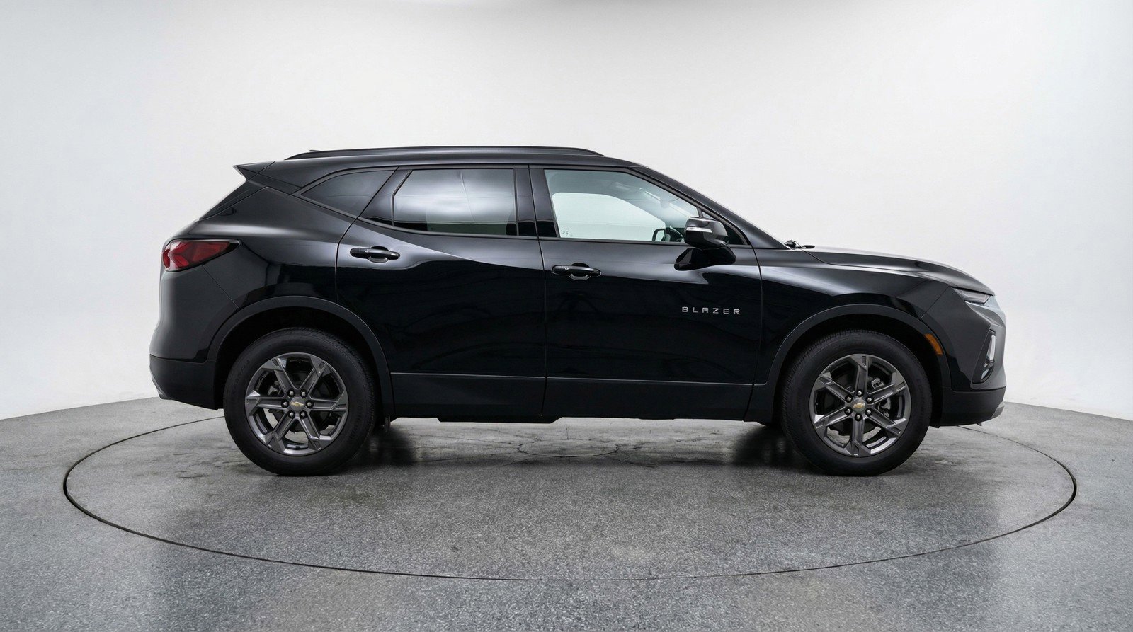 Used 2025 Chevrolet Blazer LT FWD image 11