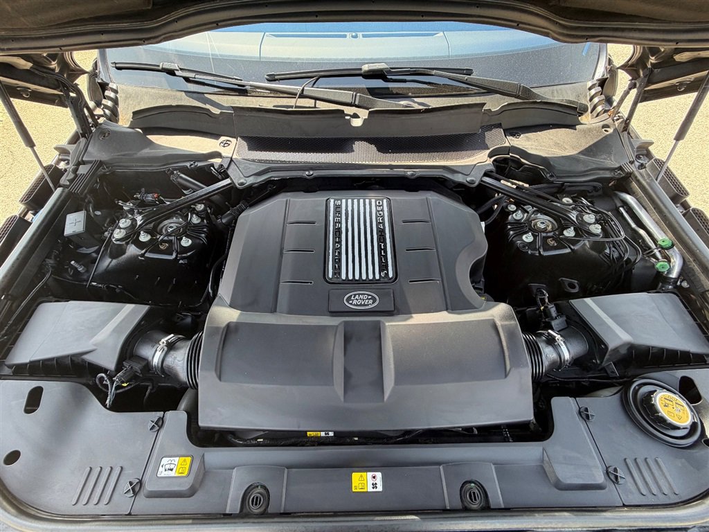 Used 2018 Land Rover Range Rover Sport HSE image 34