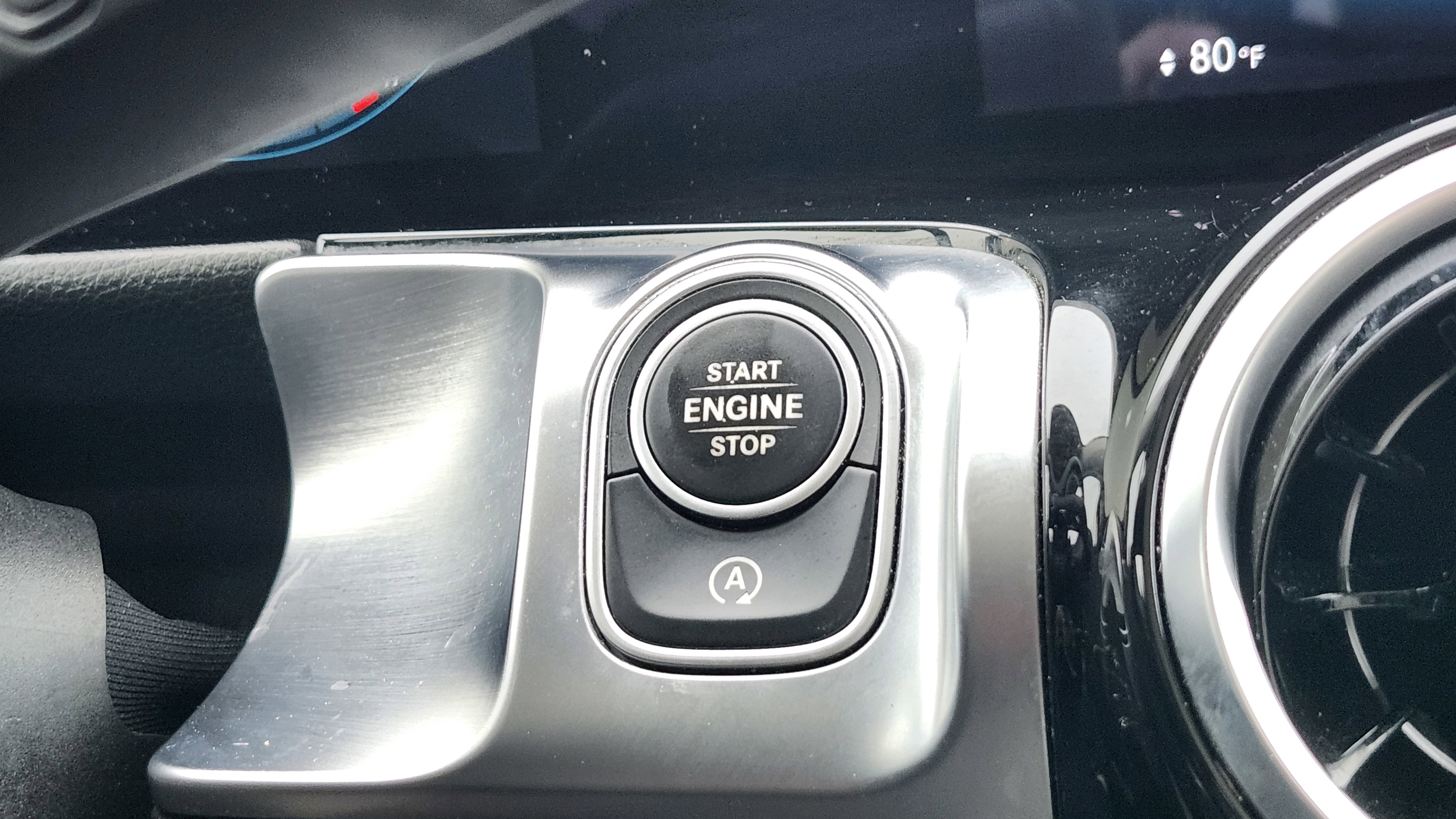 Used 2020 Mercedes-Benz GLB 250 w/ Premium Package image 27