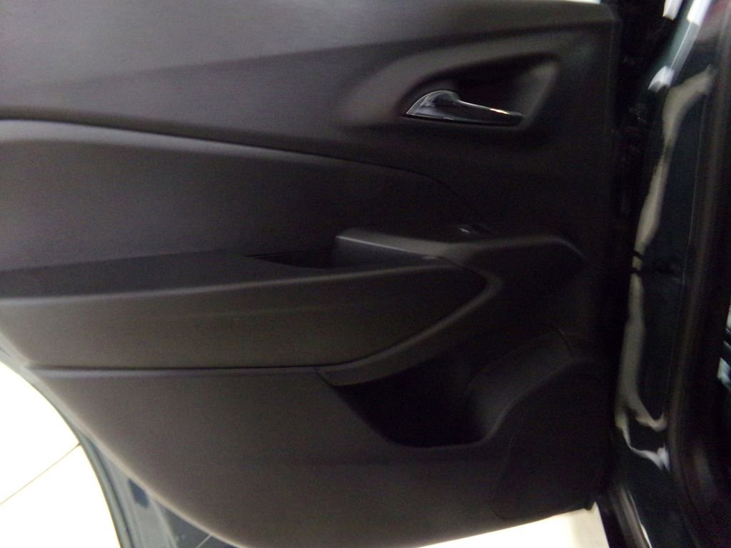 New 2025 Chevrolet Trax LT w/ Driver Confidence Package image 11