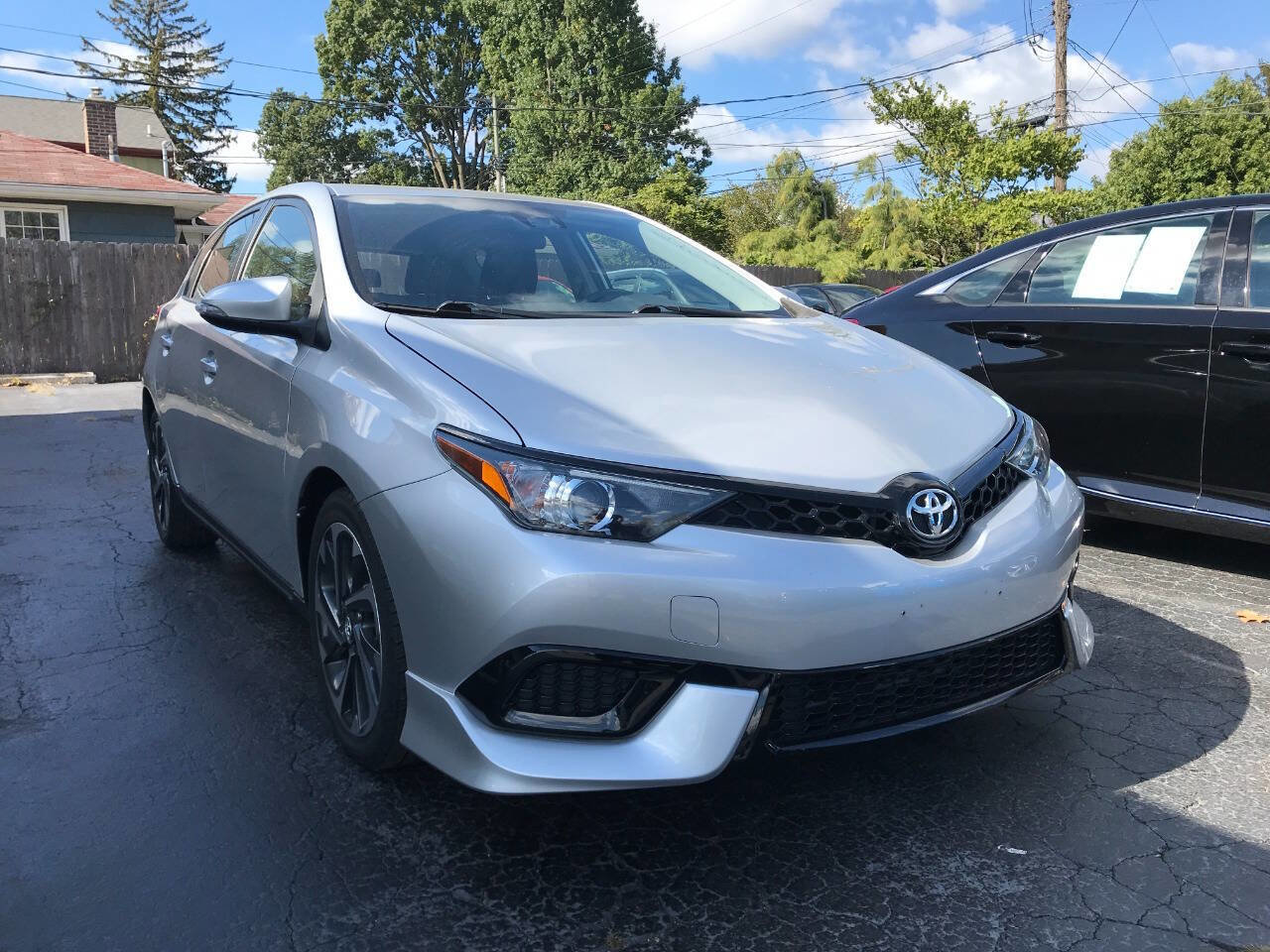 Used 2017 Toyota Corolla iM image 2