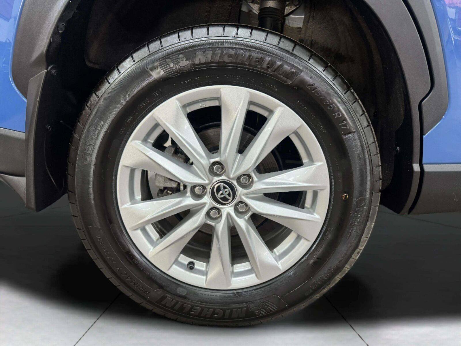 Used 2026 Toyota Corolla Cross LE AWD/4WD image 64
