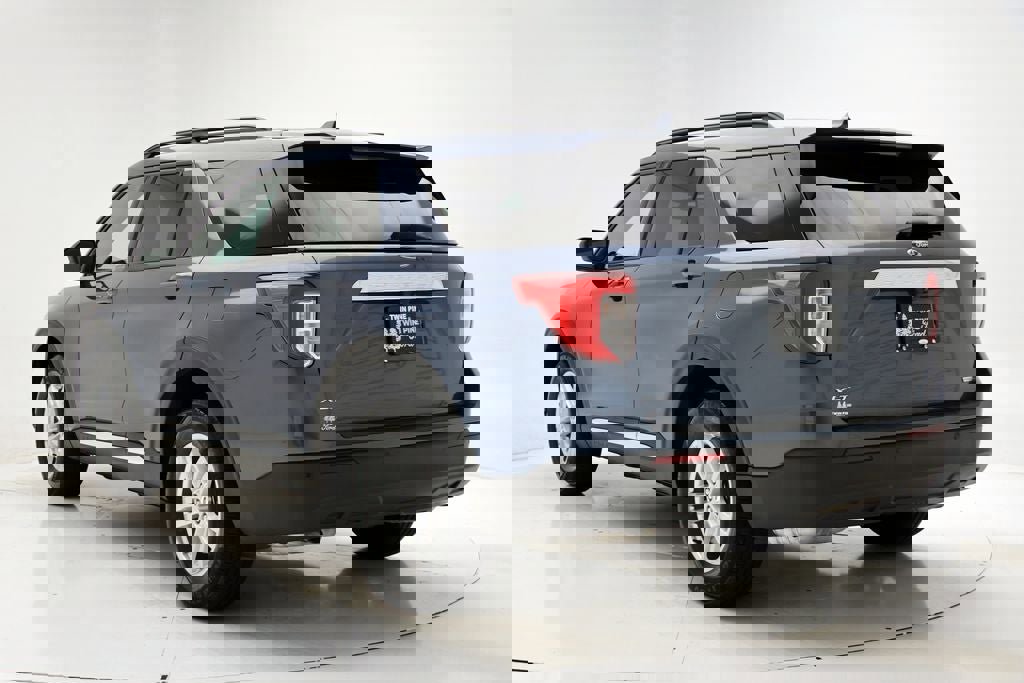 Used 2020 Ford Explorer XLT image 7