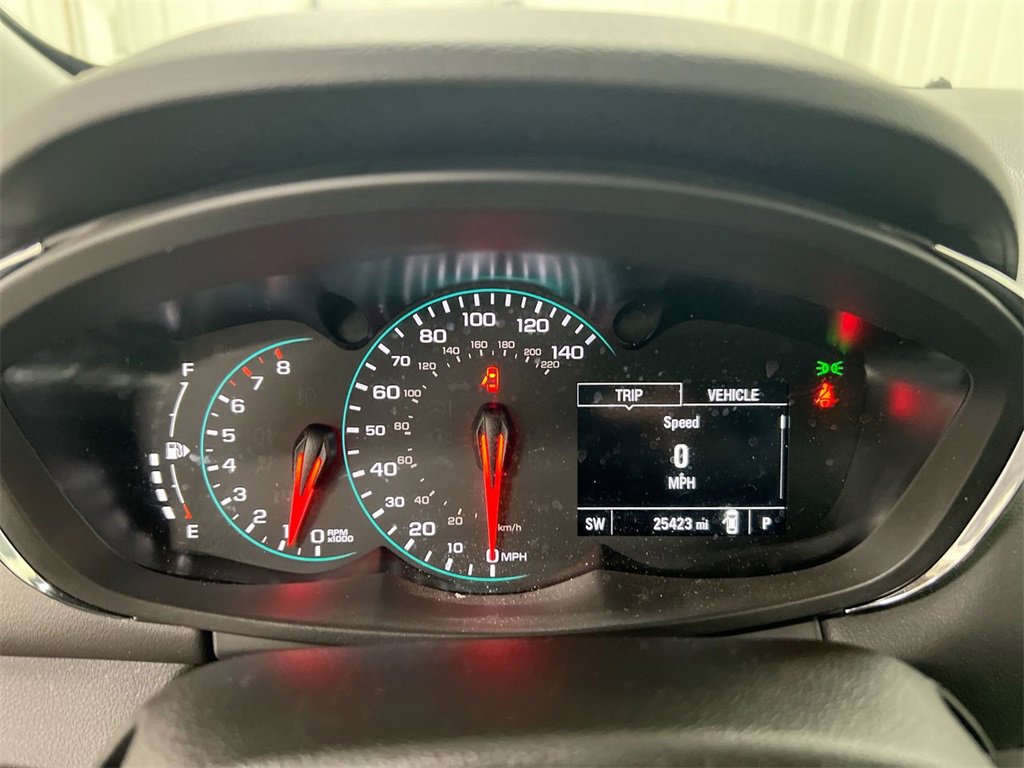 Used 2022 Chevrolet Trax LT w/ LT Convenience Package image 11