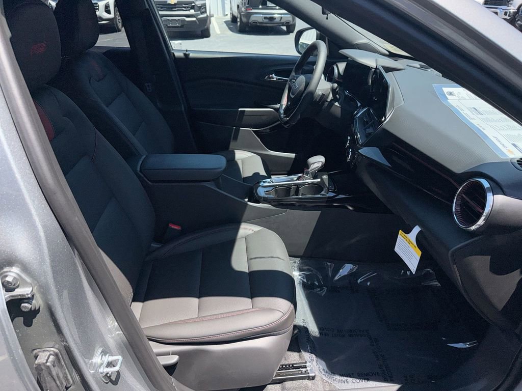 New 2026 Chevrolet Trax RS w/ Driver Confidence Package FWD image 31