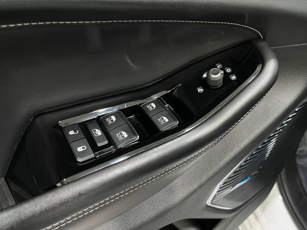 Used 2021 Jeep Grand Cherokee L Overland w/ Advanced Protech Group III image 17