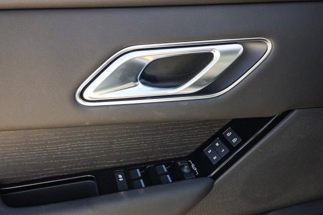 New 2026 Land Rover Range Rover Velar Dynamic SE image 22