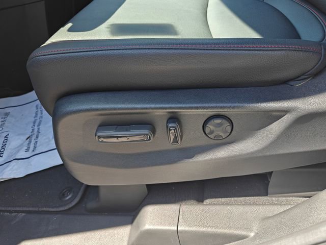 Certified 2025 Honda Odyssey Sport-L image 16