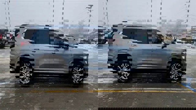 Certified 2025 GMC Acadia Denali w/ LPO, Floor Liner Package image 9