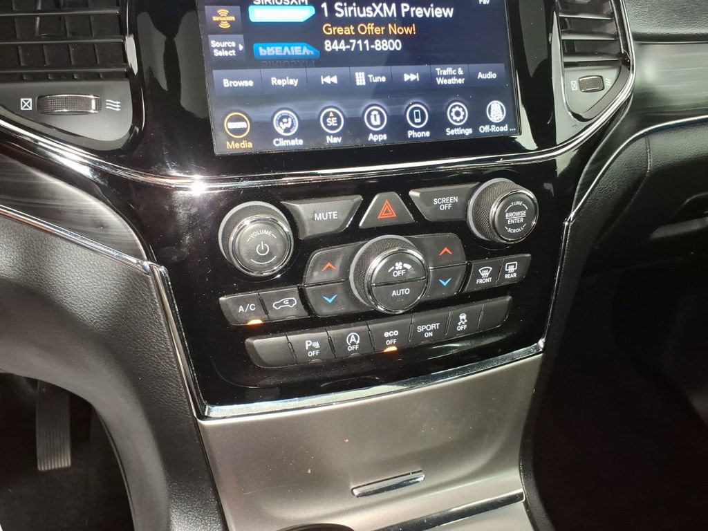 Used 2020 Jeep Grand Cherokee Limited AWD/4WD image 22