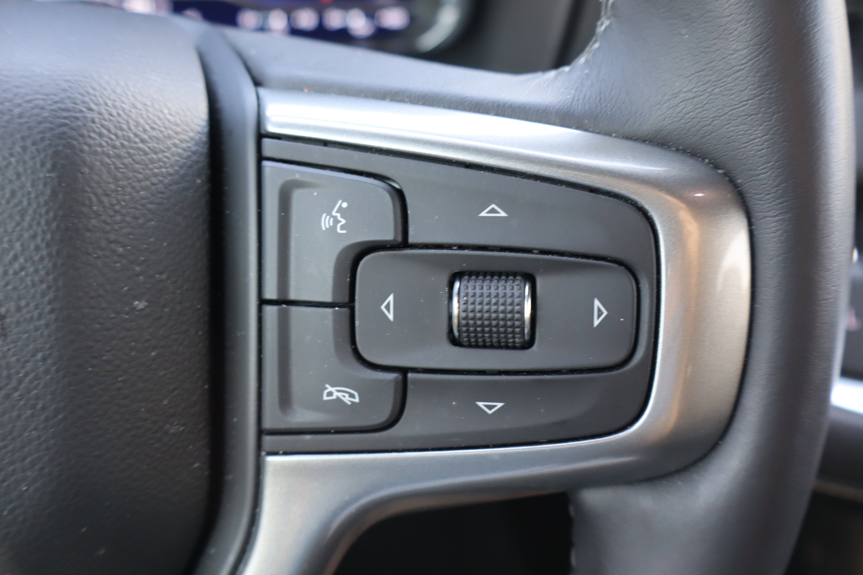 Certified 2024 Chevrolet Suburban Premier w/ Advanced Technology Package image 24