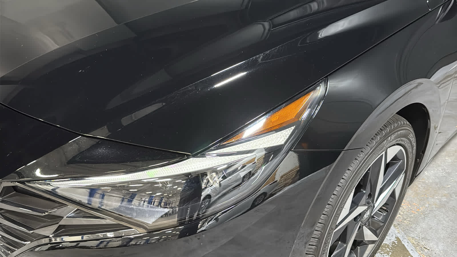Used 2023 Hyundai Elantra Limited w/ Cargo Package FWD image 7